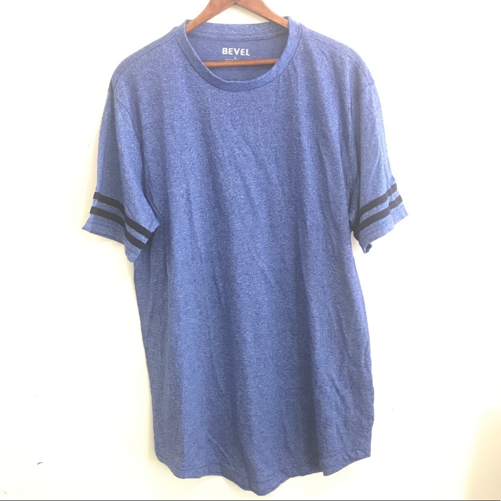 NEW Round Neck Curved Bottom T-shirt -without tags